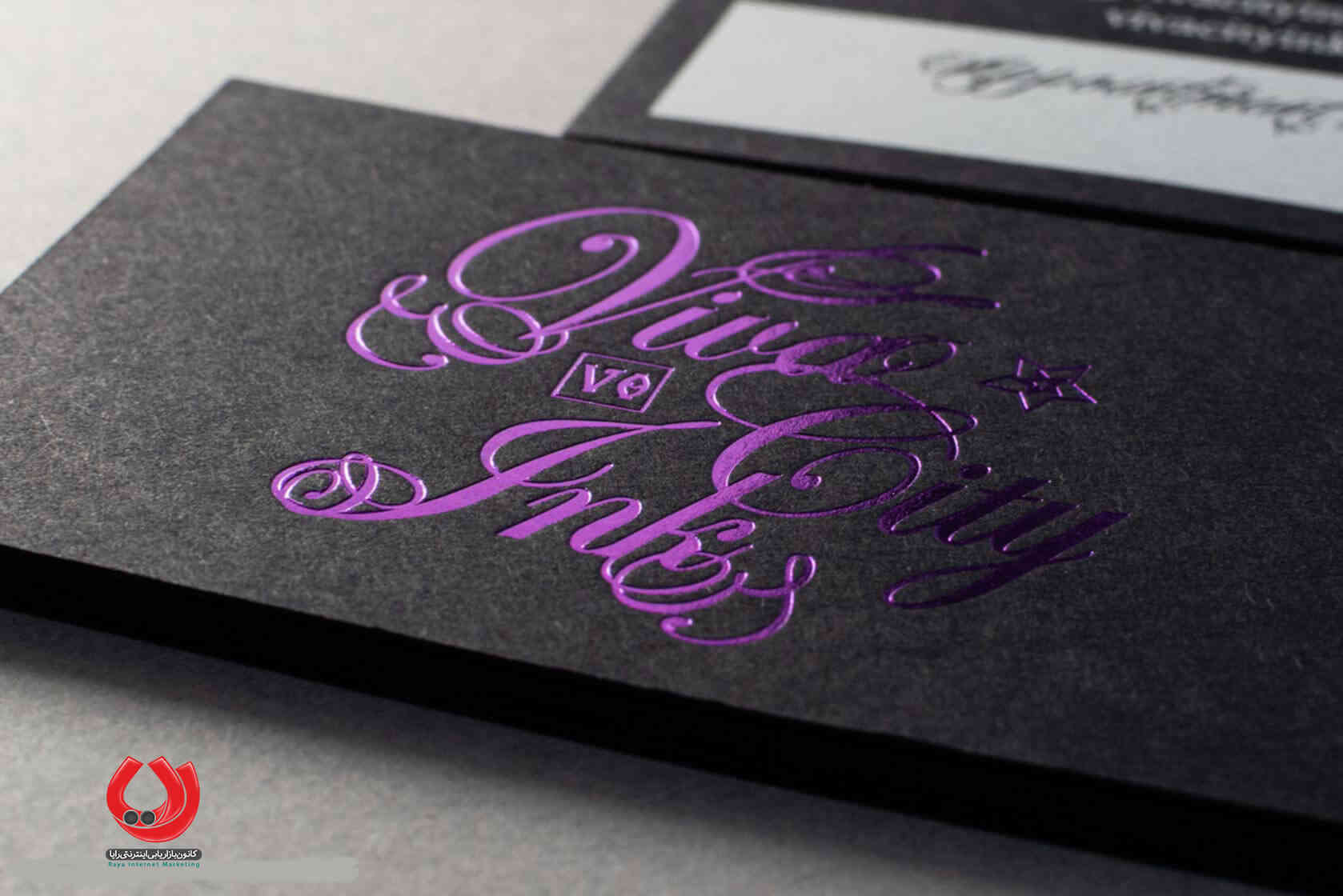 مقایسه کارت ویزیت مخملی یا مات برای انتخاب بهتر